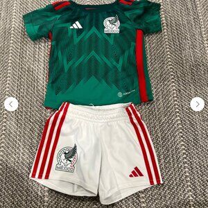 LIKE NEW Adidas Baby Mexico Home Mini Kit Green/White in Size 9 (6-9) Months